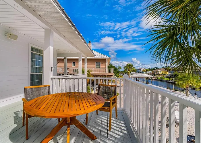 Hideaway On The Bay 3*
