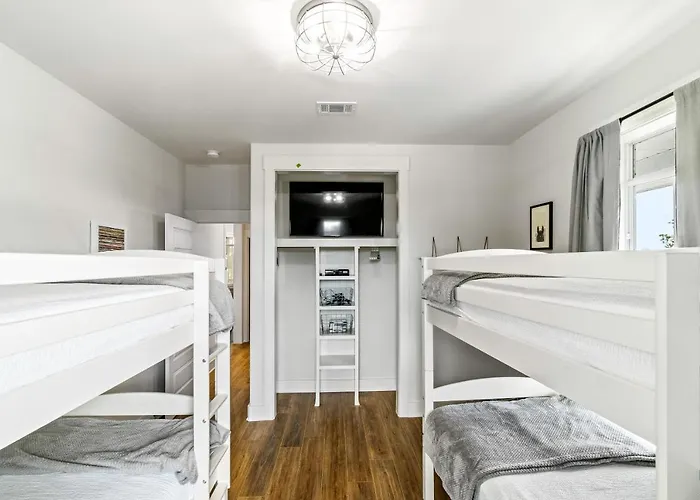 Hideaway On The Bay 3*